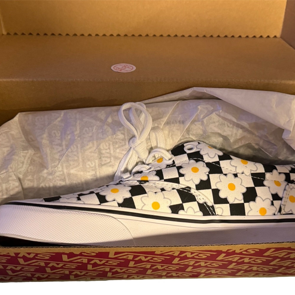 NWT  Vans Daisy Checkerboard Sneakers